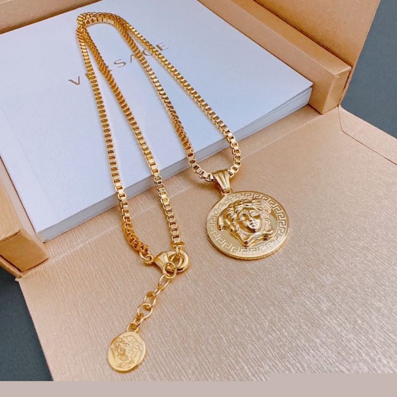 VERSACE